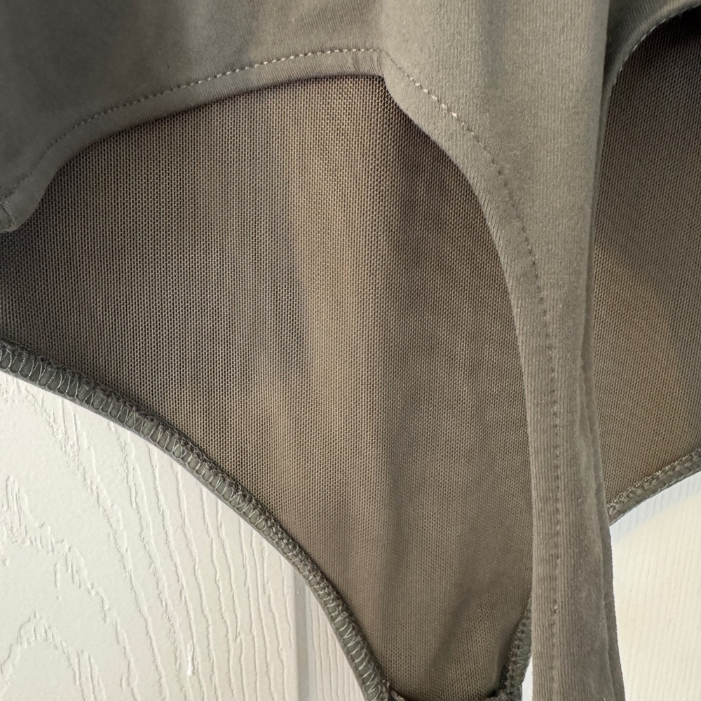 Like new intimately free people Olive Green body suit sz XS - Picture 5 of 5